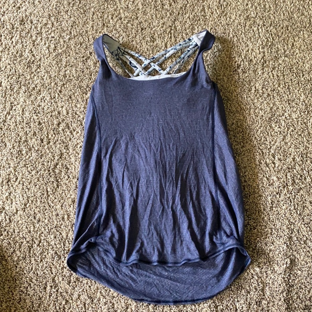 Lululemon top with bra (no pads included)